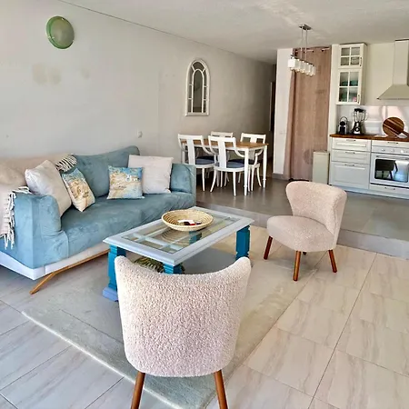 One Bedroom In Alto K107 Апартаменти Адехе